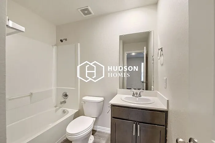 403 Armstrong St — Photo 11
