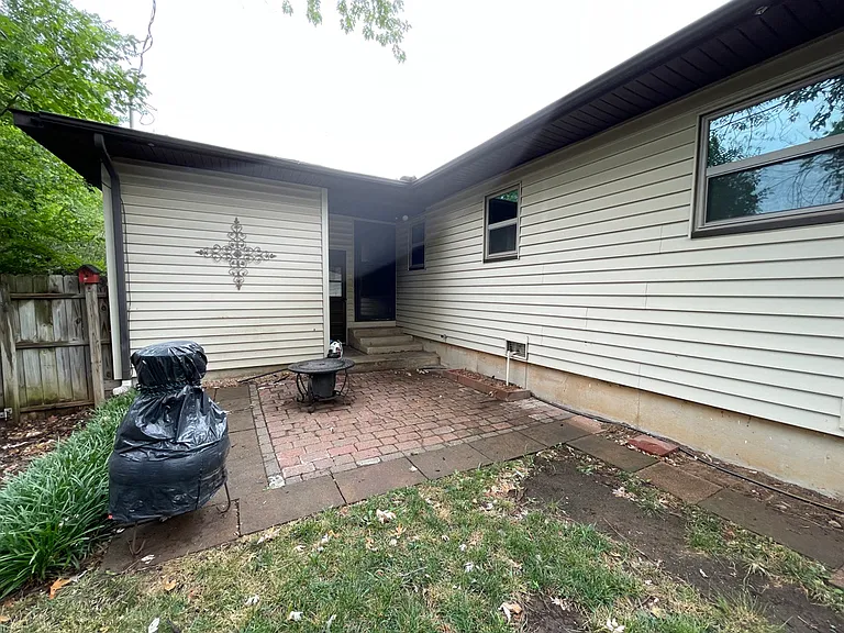 1401 E Eastern Ave — Photo 10