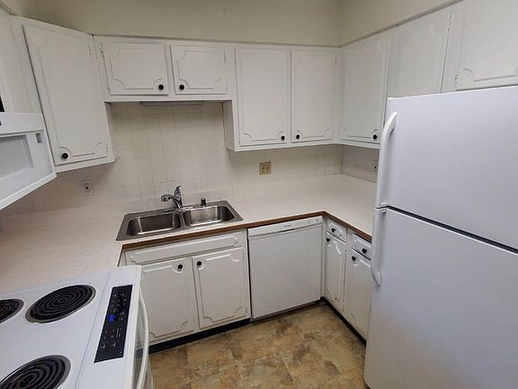 5th image of 2841 Santa Fe Trl Unit A