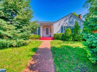 905 E Howard St, Hibbing, MN 55746