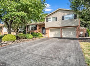 71 Obsidian Dr, Chambersburg, PA 17202