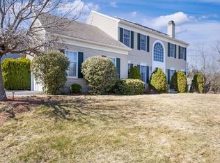 1 Dover Cir, Franklin, MA 02038