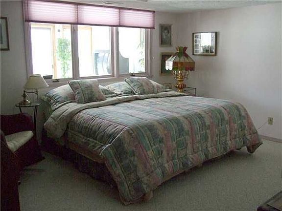 4th image of 1011 Stratford Hall