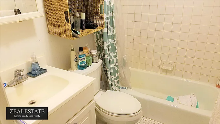 Rented by ZealEstate Group Inc | media 33