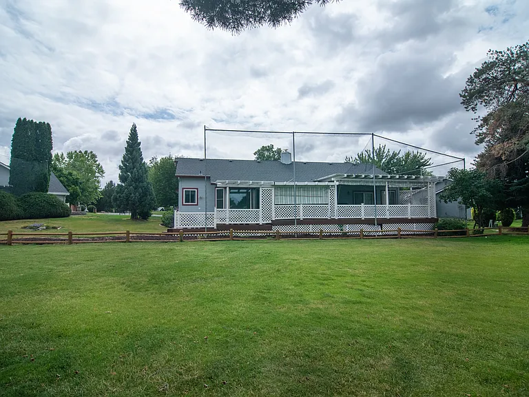 799 N Harvey Ln — Photo 35