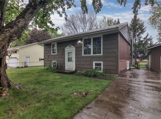 2912 Hemlock Ln, Eau Claire, WI 54703