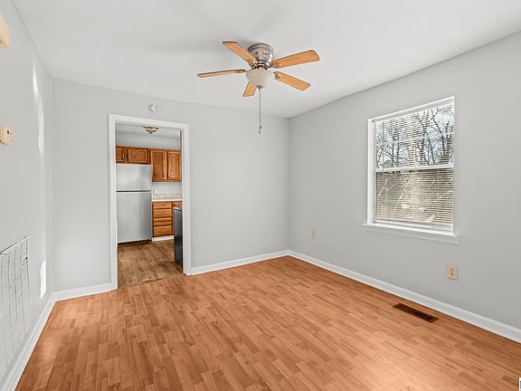 3rd image of 3921 Rutledge Ave