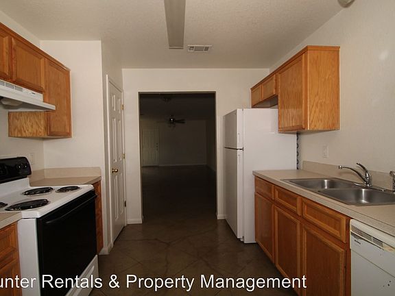 4th image of 911-B Travis Ln