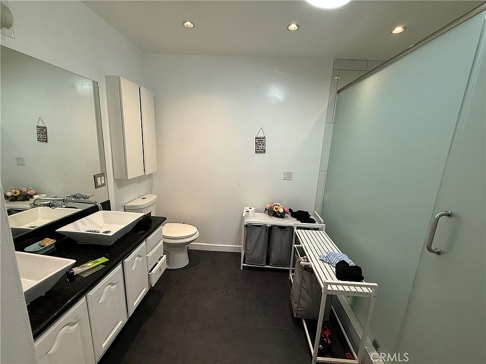 2nd image of 2545 Zonal Ave