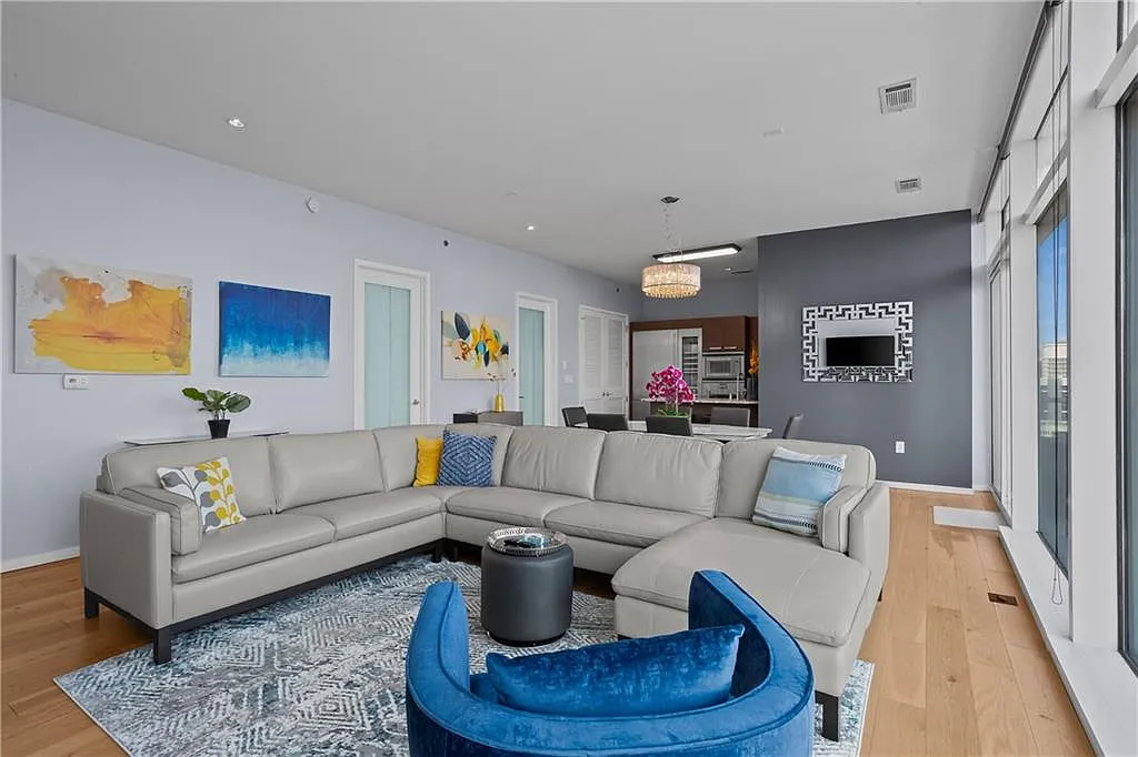 2 bed, 2.0 bath, 1587 sqft, $5,750 — Photo 4