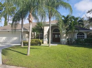 639 SE Meadow Wood Way, Stuart, FL 34997