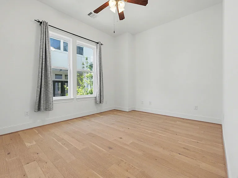 2713 Kinsley Oaks Dr — Photo 14