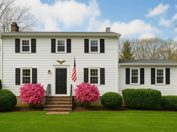 12 Lake St, Peabody, MA 01960