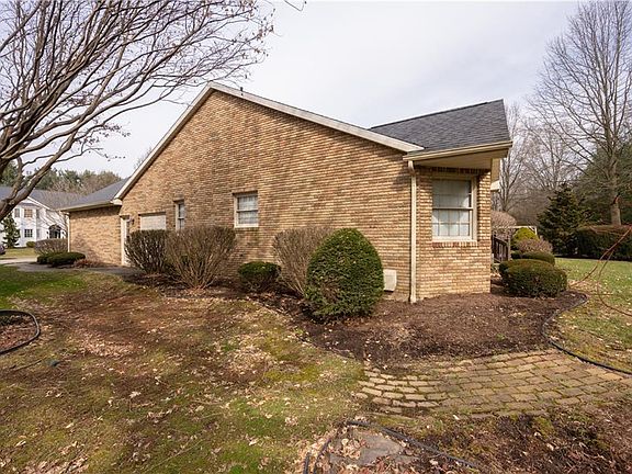5th image of 176 Pinedale Dr