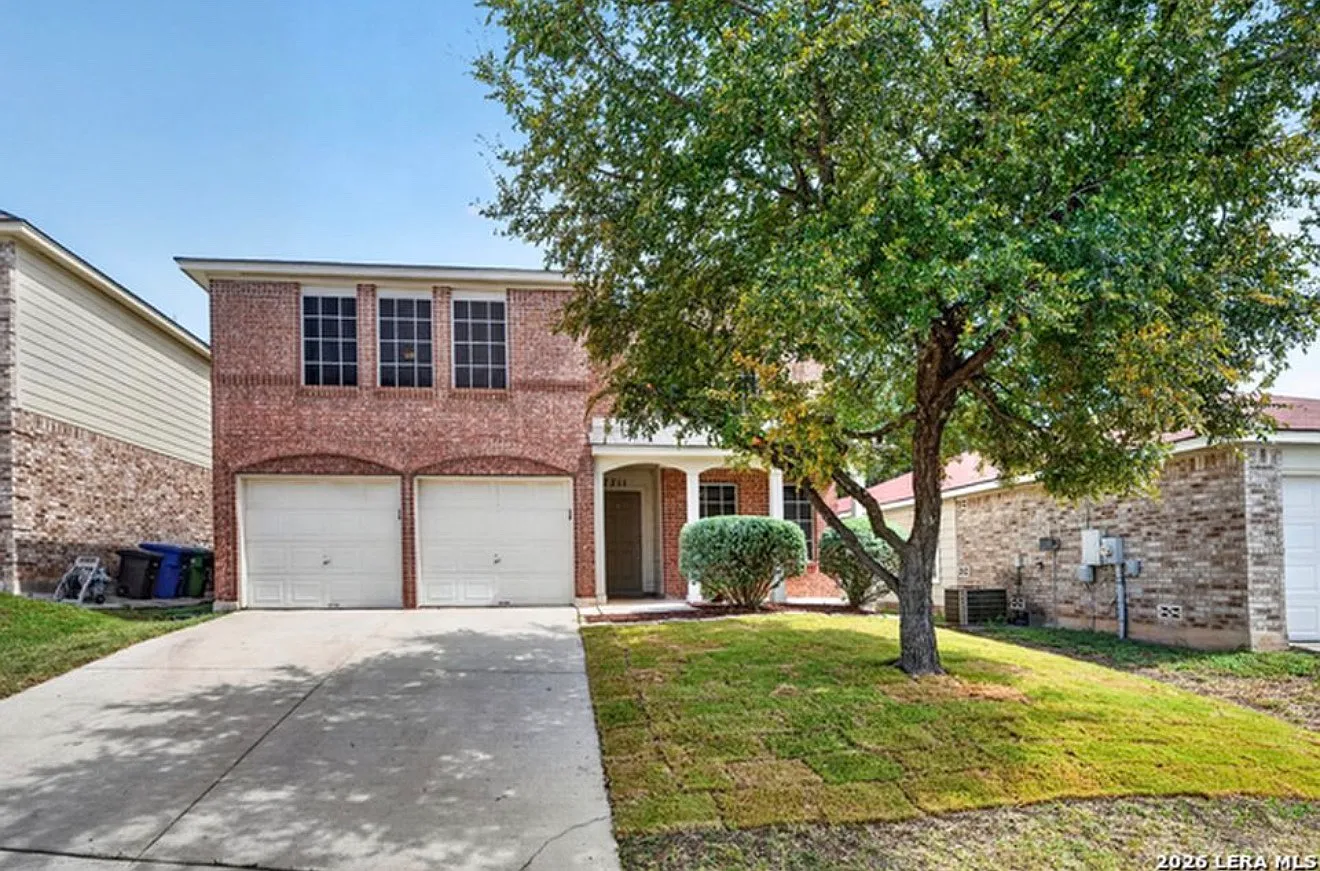 3 bed, 2.5 bath, 2372 sqft, $2,250 — Photo 2