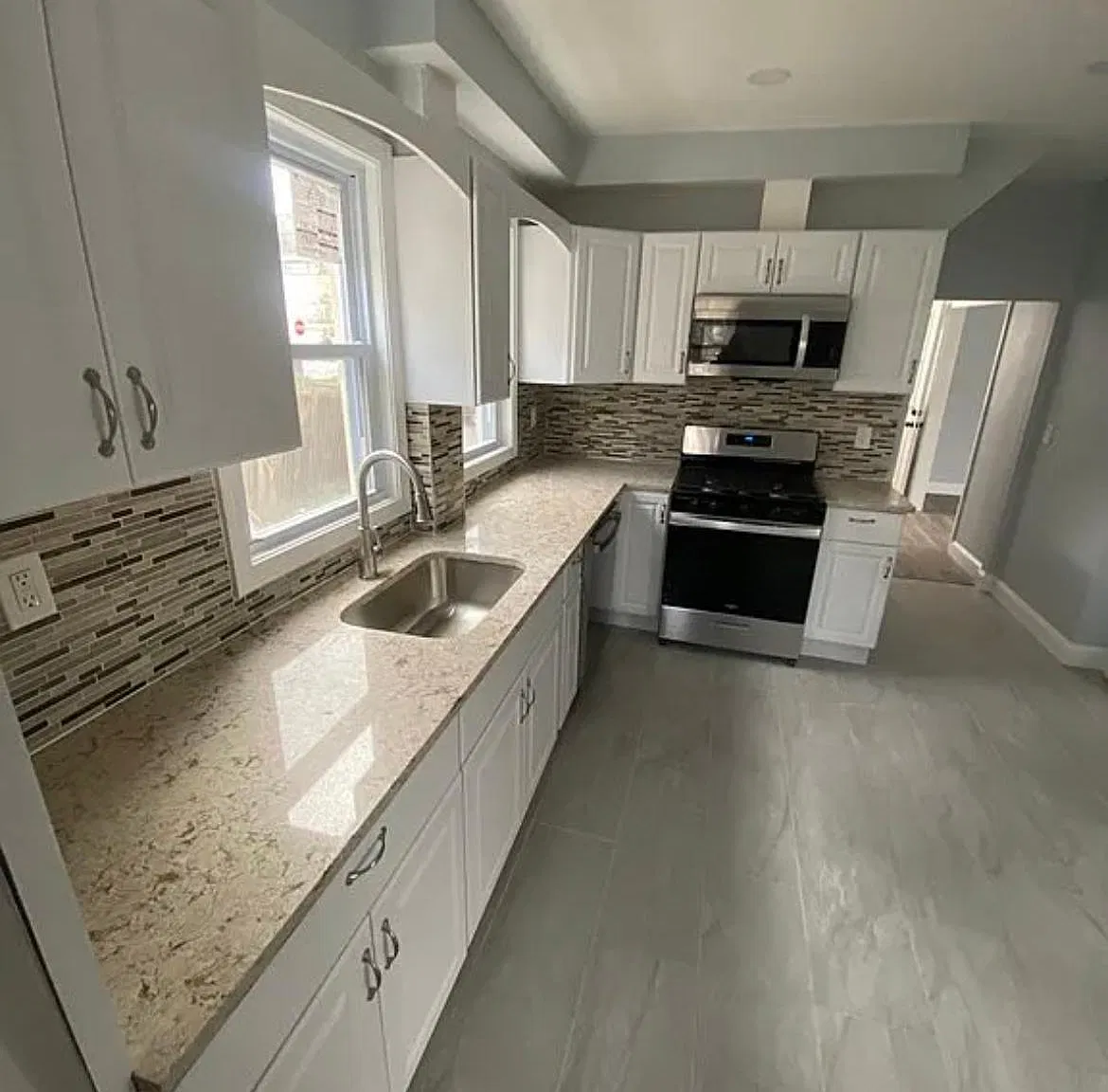 4 bed, 1282 sqft, $3,300 — Photo 1