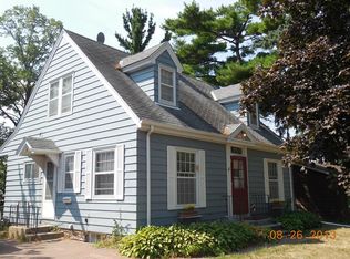 556 Wheelock Pkwy E, Saint Paul, MN 55130