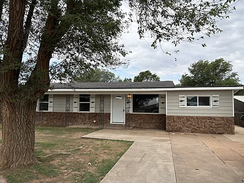 1042 Hodges St Photo 1