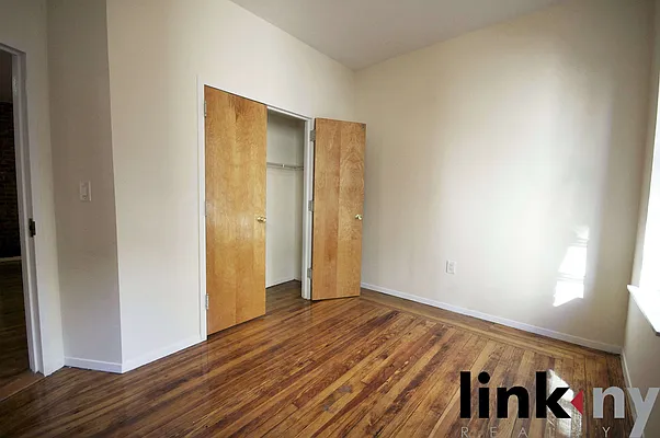 Rented by Link NY Realty | media 18