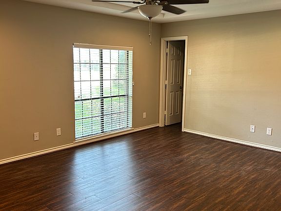 4th image of 111 Greenway St