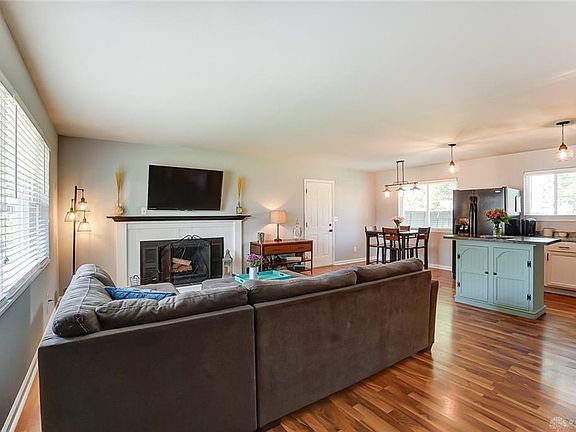 4th image of 7605 Washington Park Dr