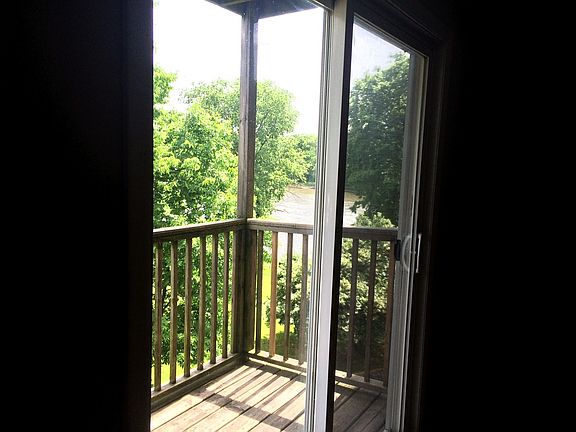 5th image of 941 N River Dr APT 312