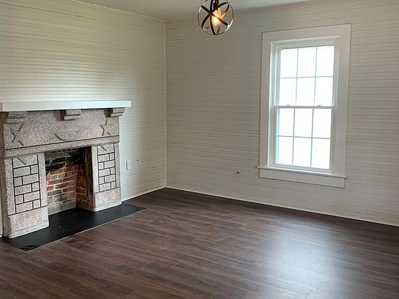 3rd image of 518 Garrett St
