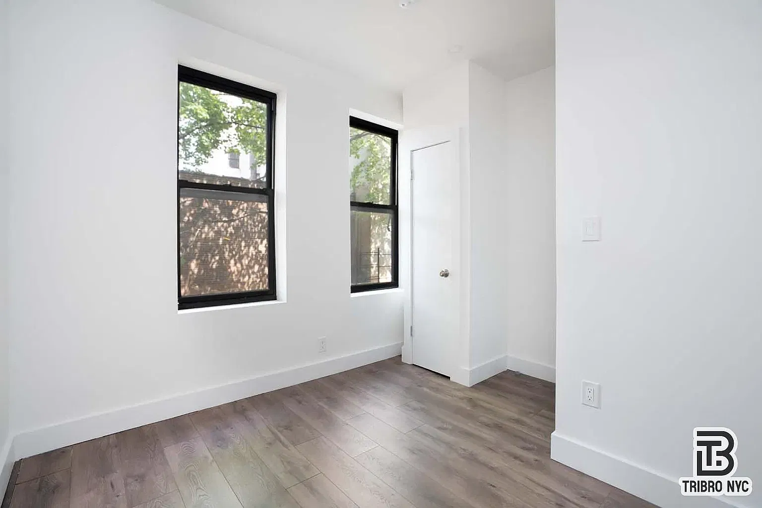 1717 East 8th Street — Photo 3
