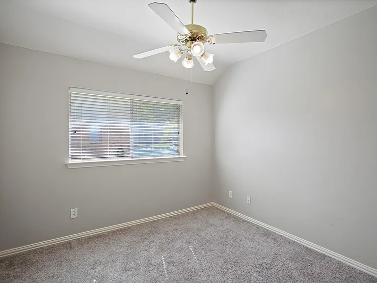 8305 Spinnaker Bay Ln — Photo 17