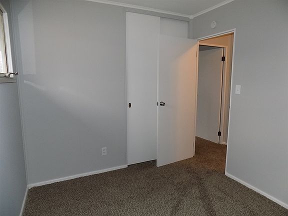 5th image of 1637 Columbian Ave