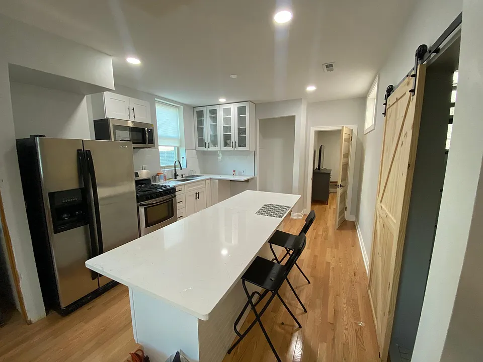 1444 N Milwaukee Ave #3R