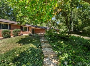 425 Ivycrest Ter, Dayton, OH 45429