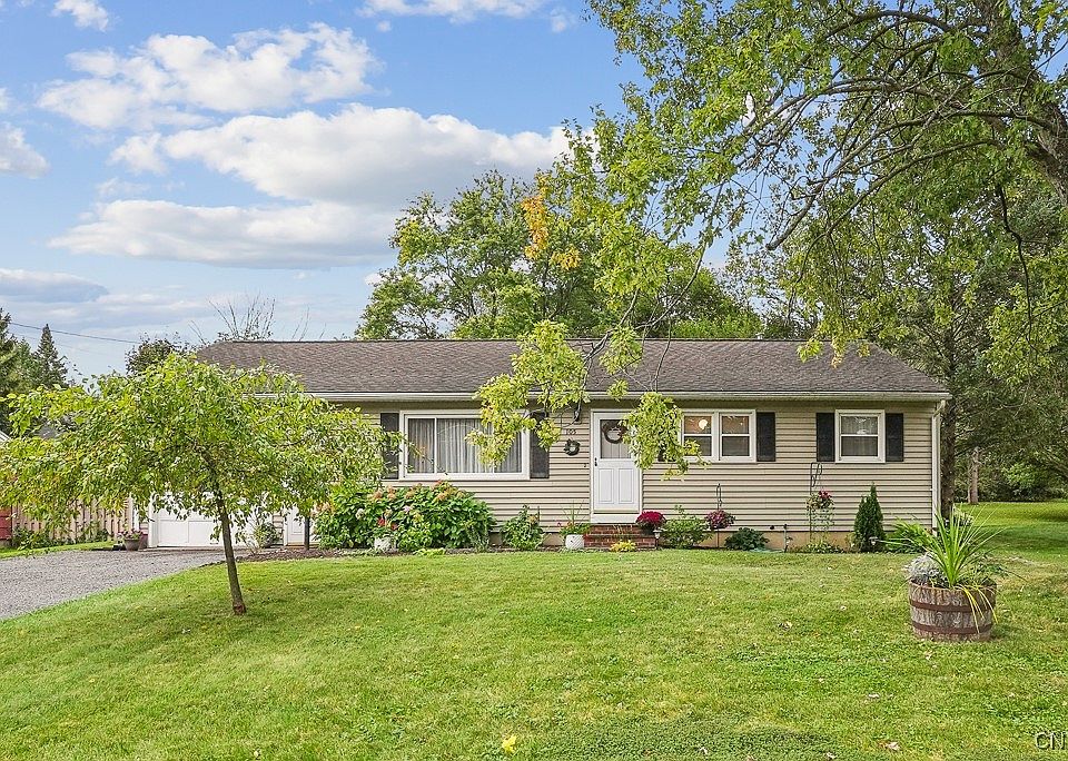 1st image of 105 Oakridge Dr
