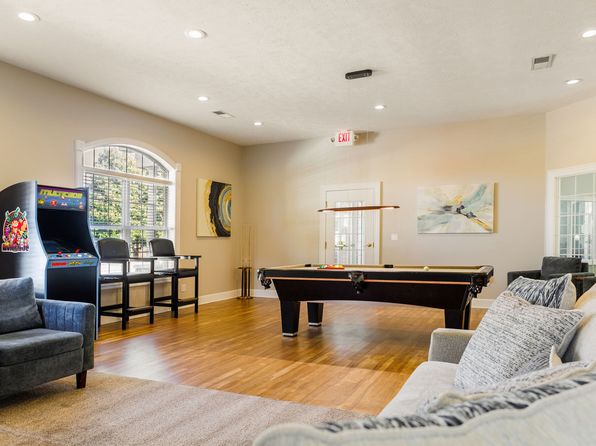 755 Saint Andrews Dr #104