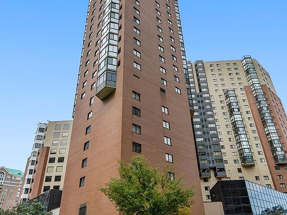 2nd image of 900 N Stafford St APT 1718