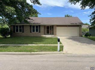 5424 SW 11th St, Topeka, KS 66604