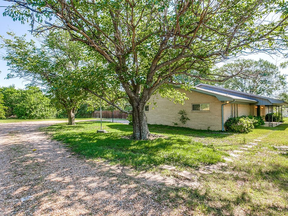 1st image of 465 Kinney Dr