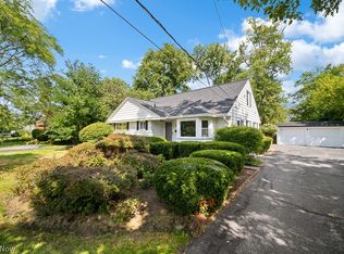4697 Canterbury Rd, North Olmsted, OH 44070