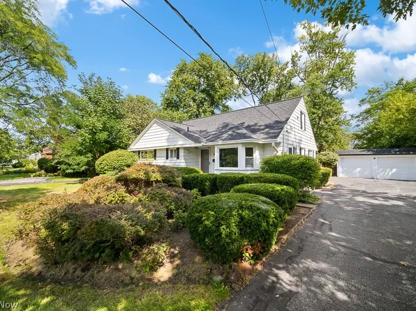 4697 Canterbury Rd, North Olmsted, OH 44070