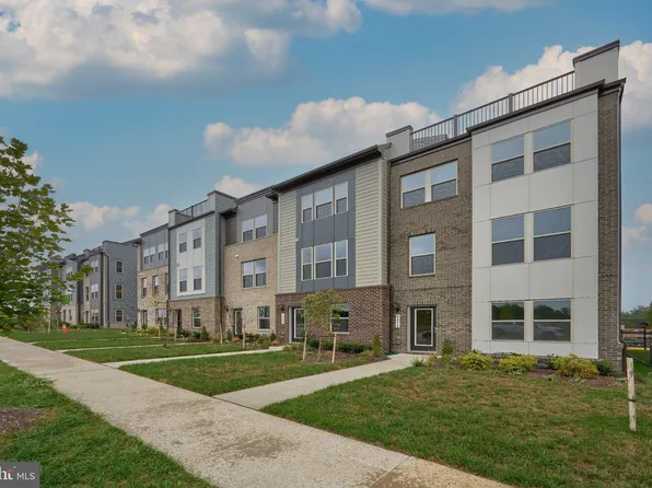 8971 Katherine Johnson Ave, Manassas, VA 20109
