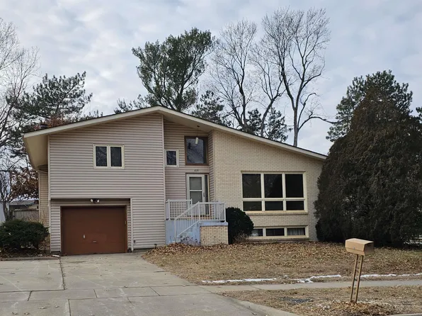621 Driftwood Dr, Lincoln, NE 68510
