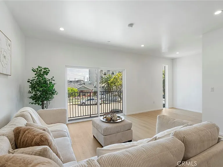 2517 Alsace Ave #1/2 — Photo 17