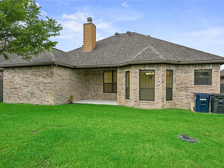 4232 Rocky Rhodes Dr — Photo 17
