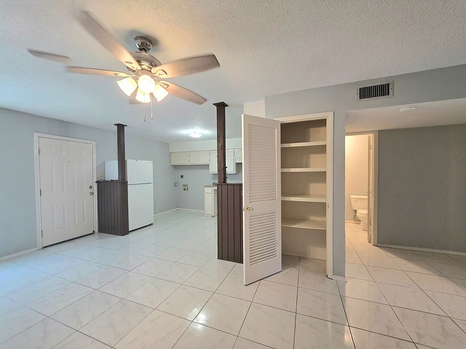 1st image of 2421 Vine Ave #C
