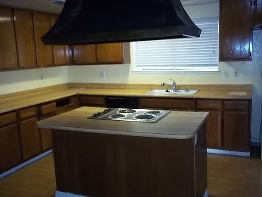 3rd image of 8000 Tierra Glen Way