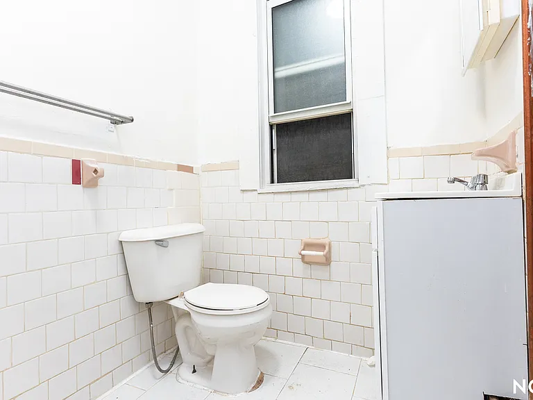 571 Lincoln Pl #2B — Photo 7