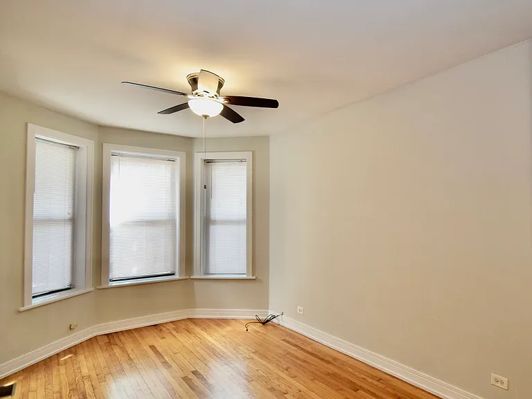 3828 N Clark St #1F — Photo 2