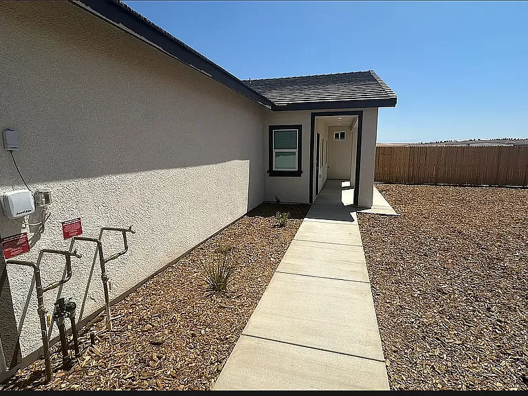 6009 Curvy Hills Dr #B — Photo 17