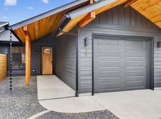 33 Rebecca Ln, Nordman, ID 83848