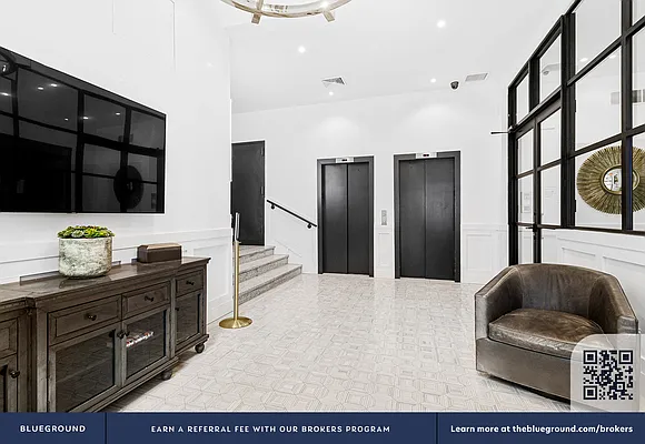 Rented by The Blueground | media 21